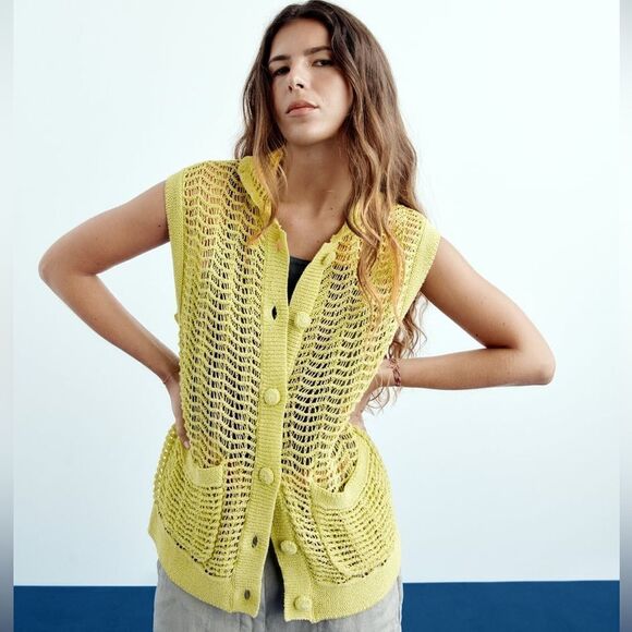 ZARA TEXTURED KNIT VEST LIMITED EDITION - Picture 3 of 10